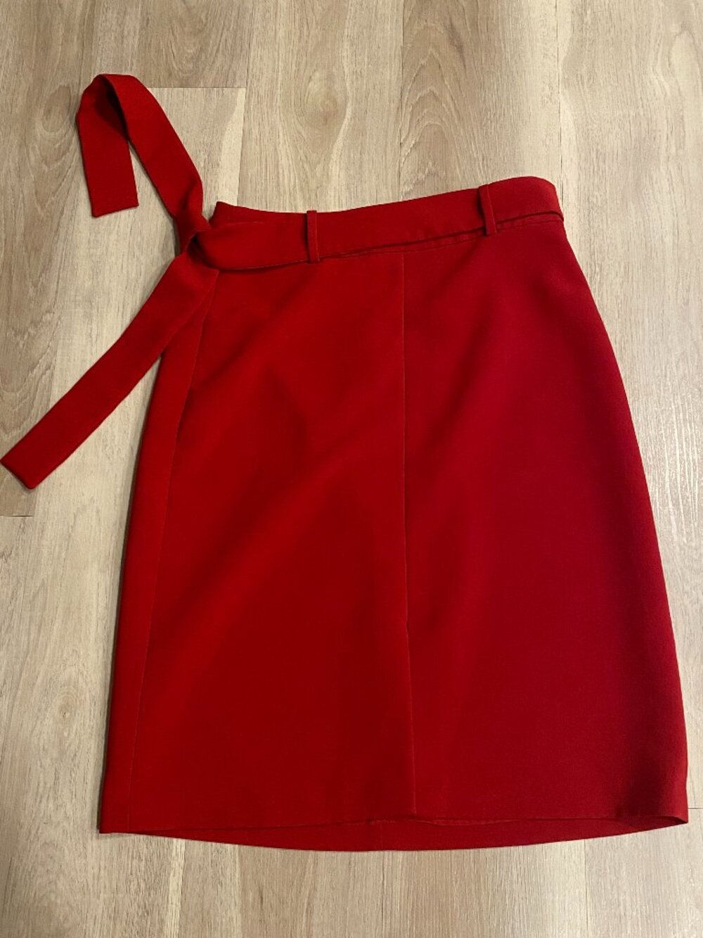 Banana Republic Red Belted Midi Pencil Skirt Size 4 Peekaboo Slit Office/Work - Picture 6 of 8